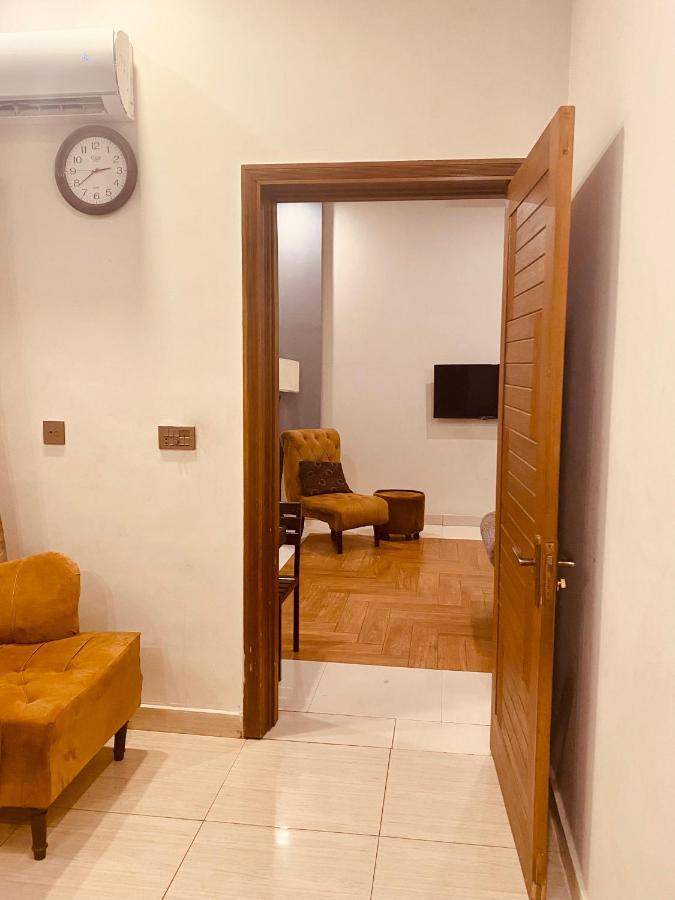 Fully Serviced Holiday Home Near Lyallpur Galleria Faisalábád Exteriér fotografie