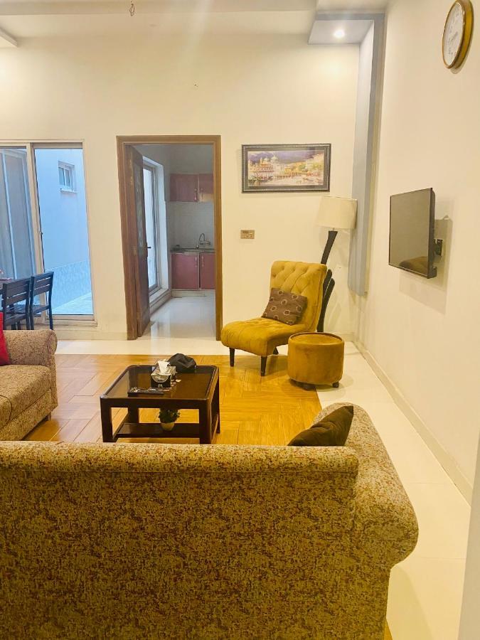 Fully Serviced Holiday Home Near Lyallpur Galleria Faisalábád Exteriér fotografie